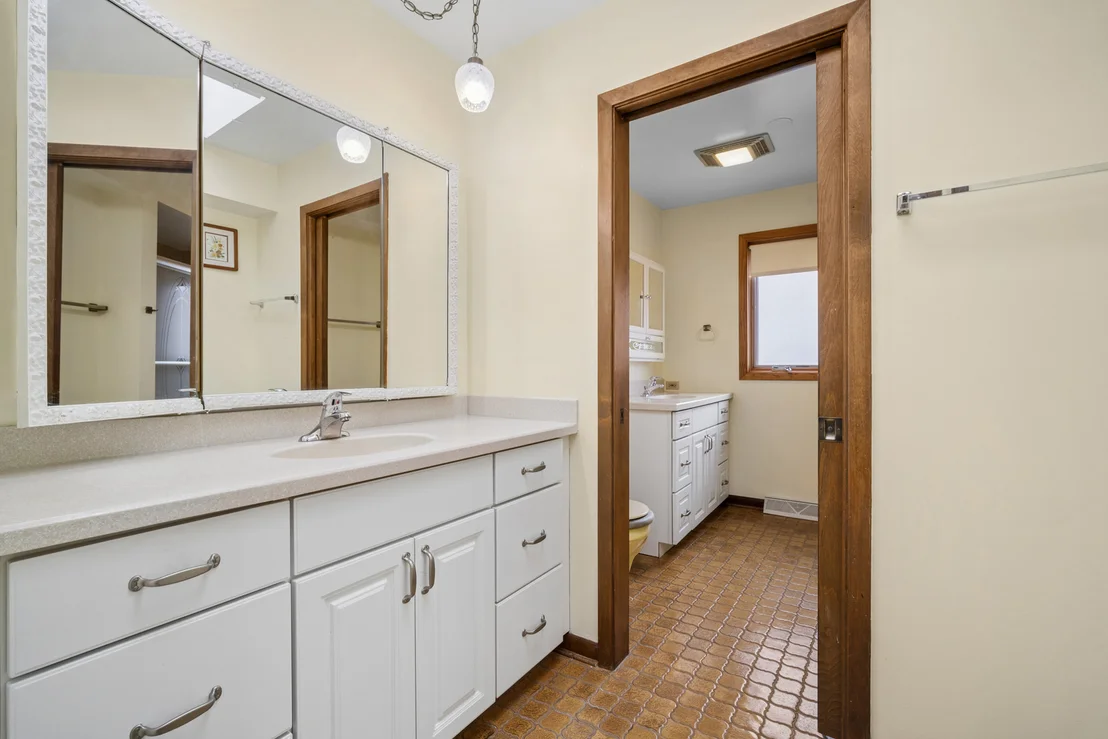 Photo of 484 Springhill Drive