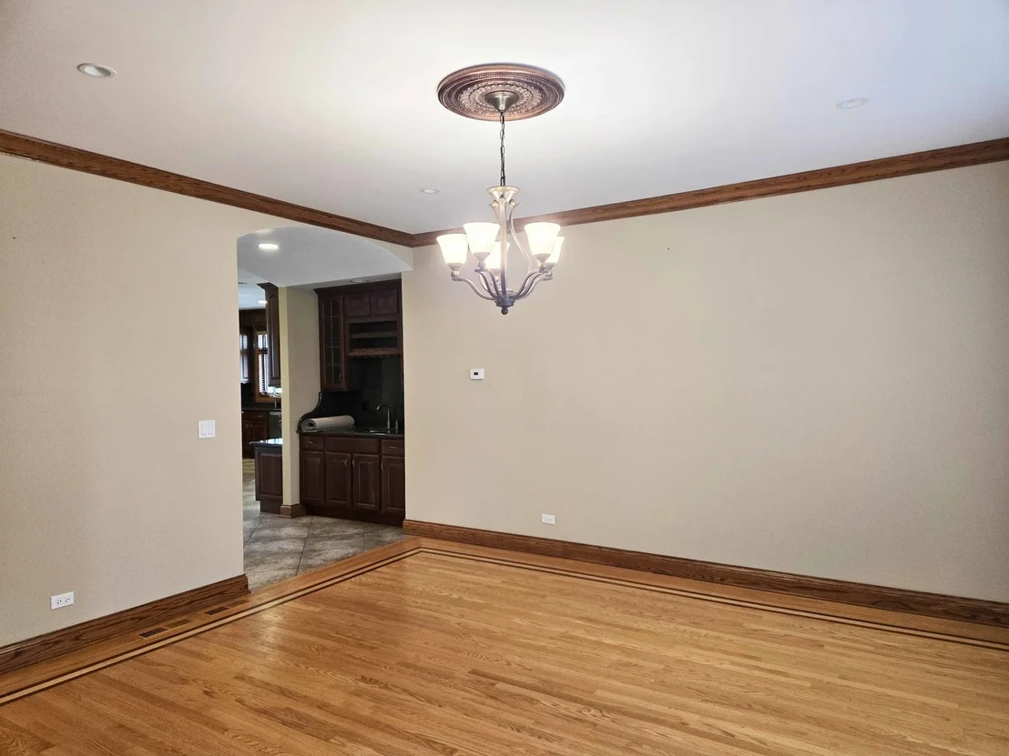 Photo of 839 Parkside Avenue N