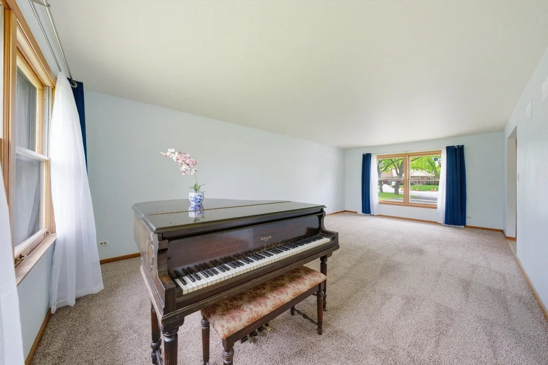 Photo of 2919 Embassy Row