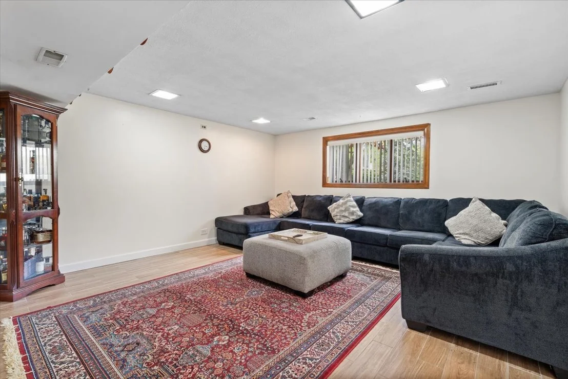 Photo of 937 Cornell Lane