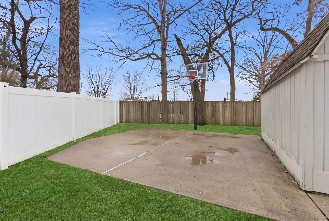 Photo of 18118 Whitman Lane