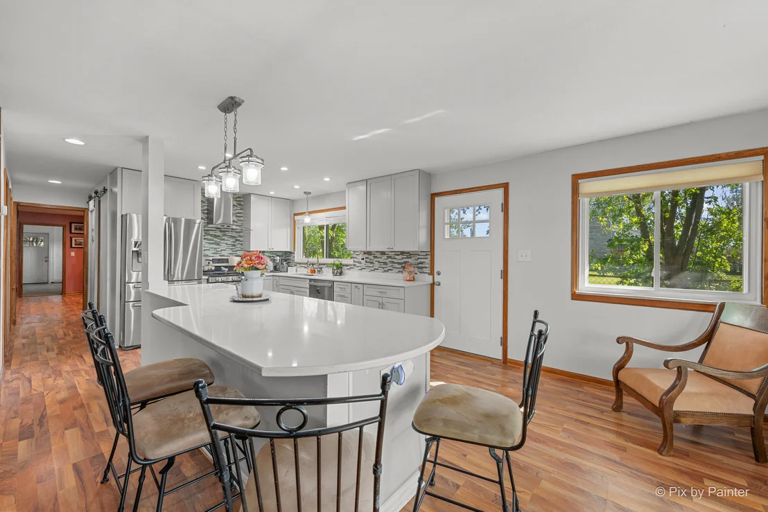 Photo of 1423 N River Road