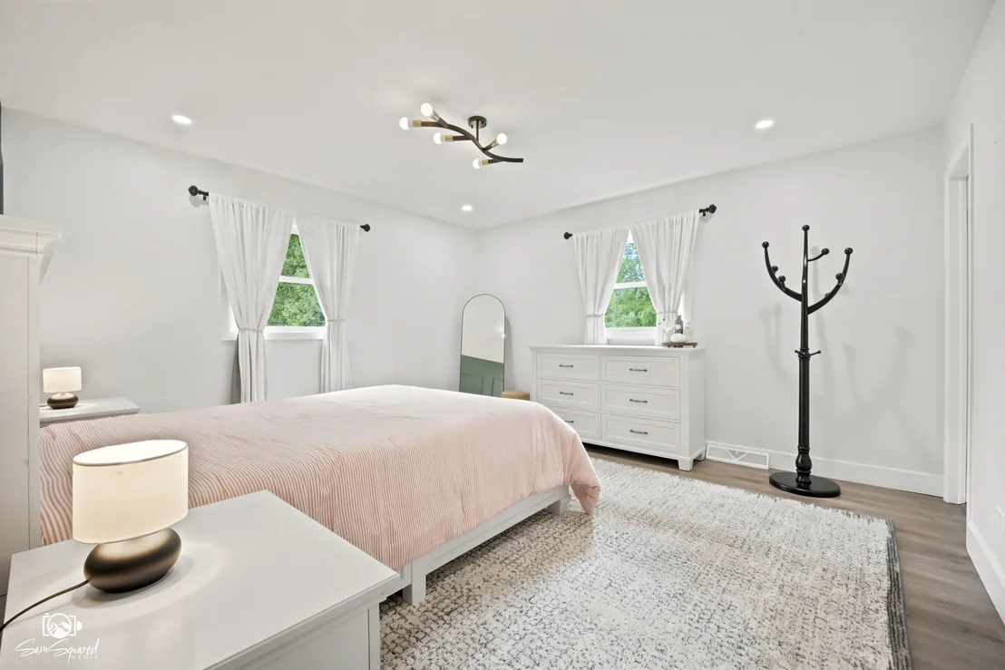 Photo of 11S528 Book Road