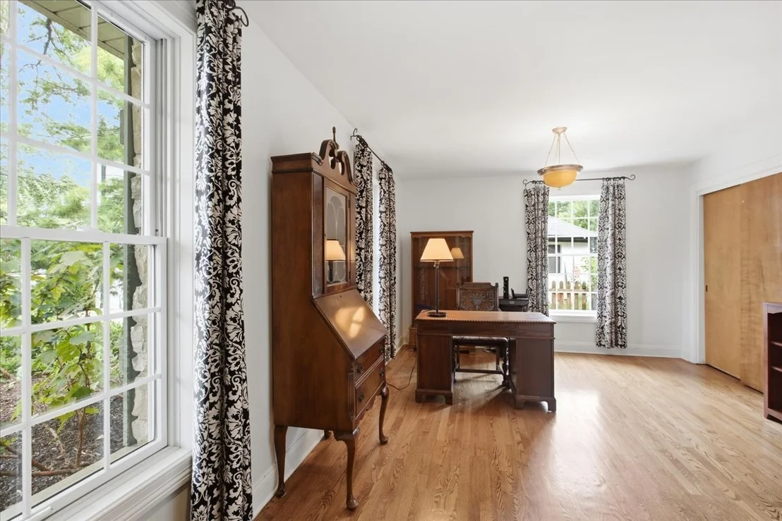 Photo of 2501 Robincrest Lane