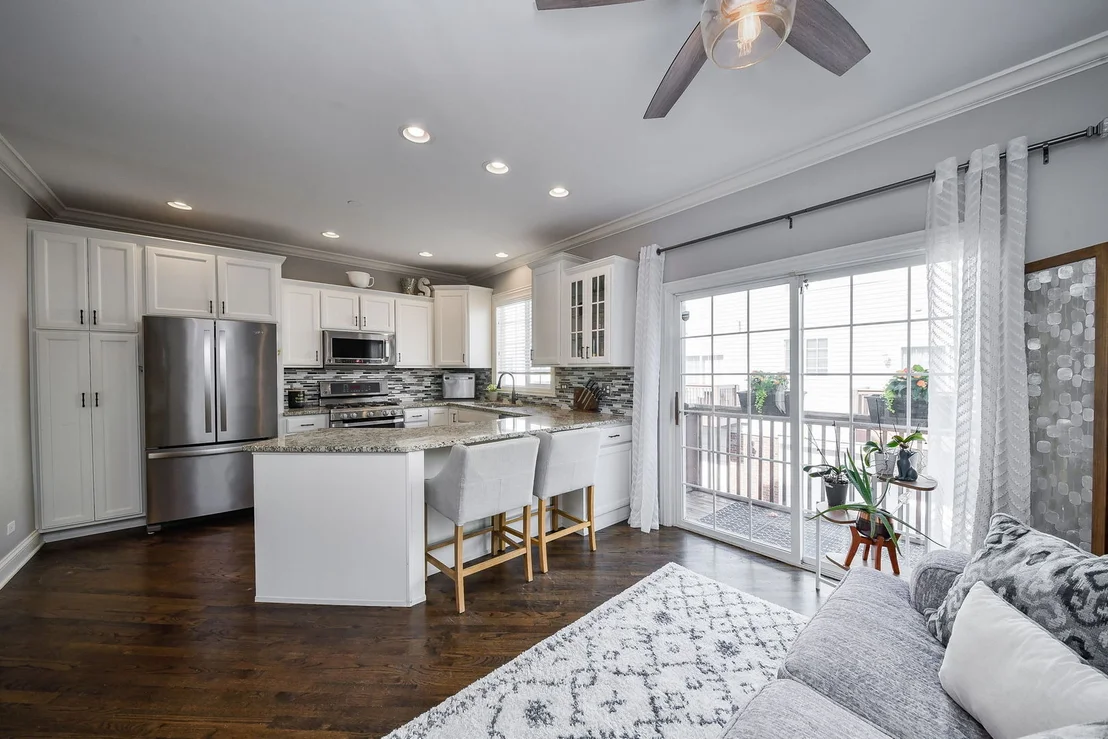Photo of 834 Shandrew Drive
