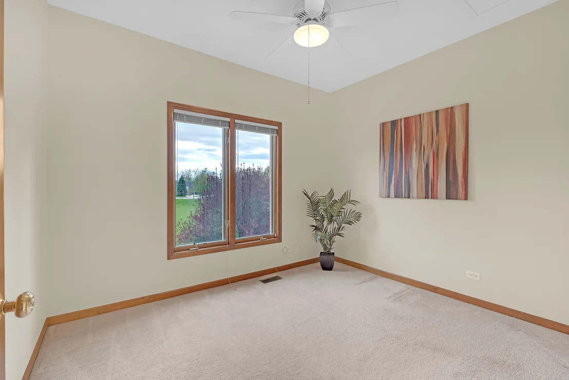 Photo of 1340 Dunrobin Road