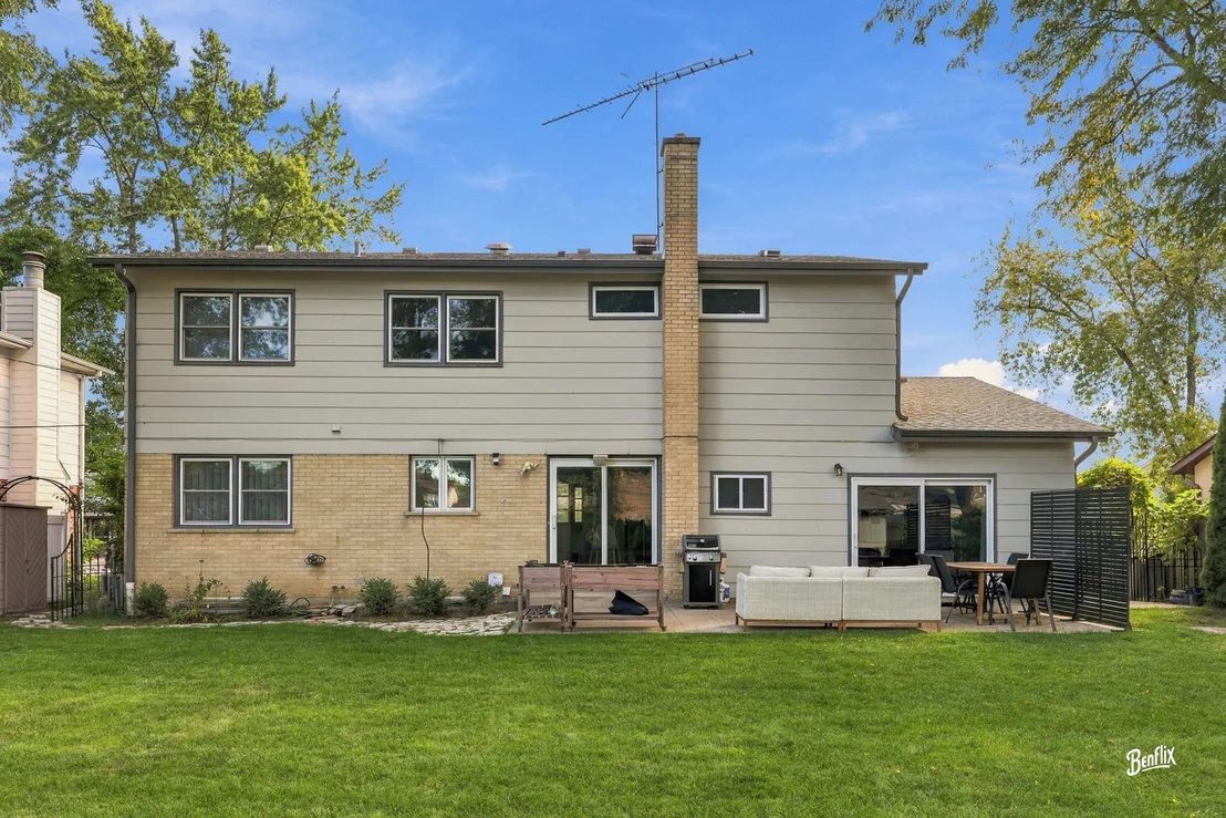 Photo of 4 W Suffield Drive