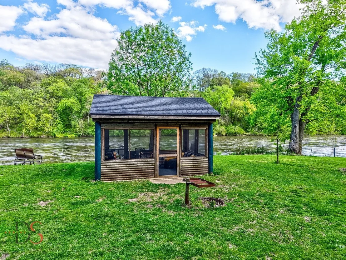 Photo of 1906 N 2959th Road
