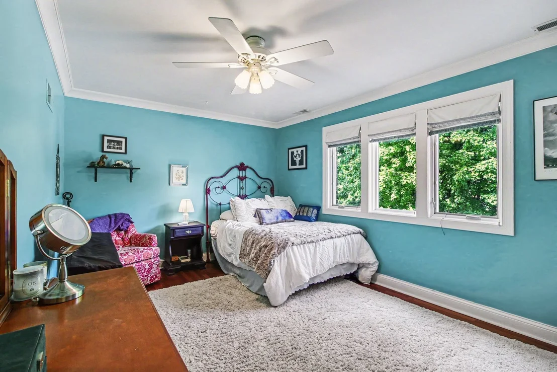 Photo of 860 Kenton Road