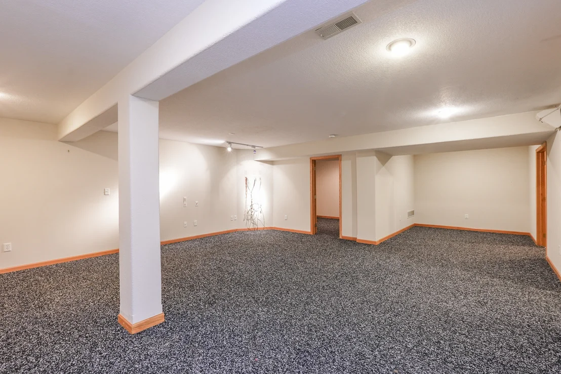 Photo of 671 Diversatech Drive N