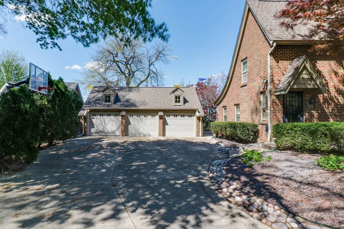 Photo of 1202 Elmwood Road
