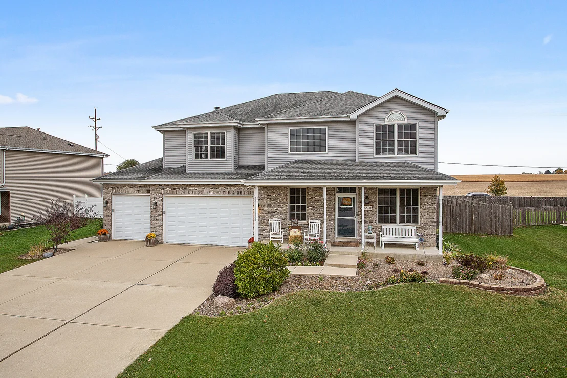 Photo of 15500 Ridgefield Drive