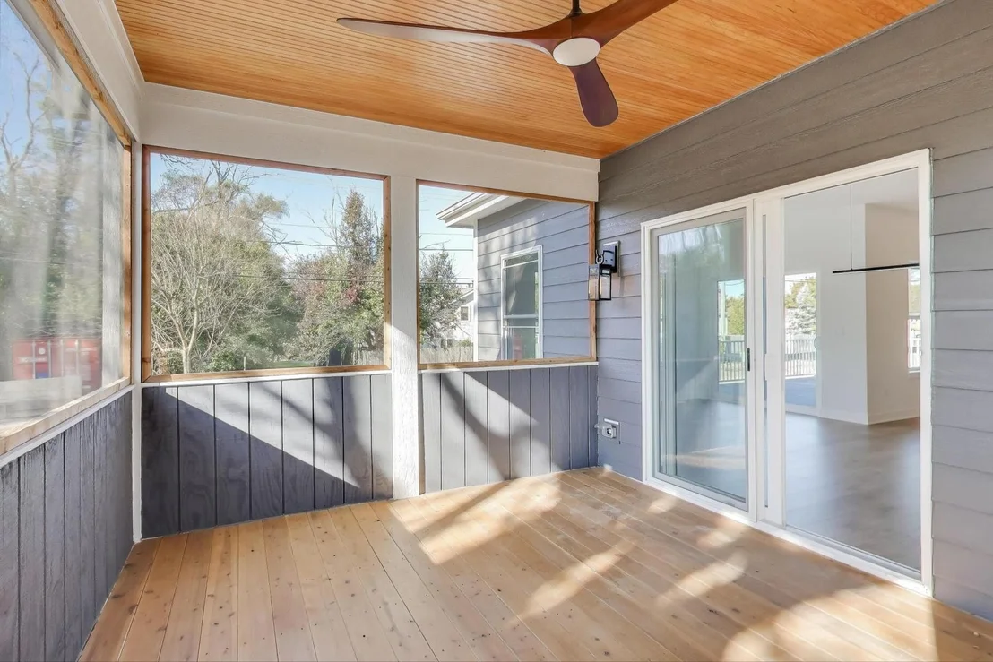 Photo of 894 N Quentin Road