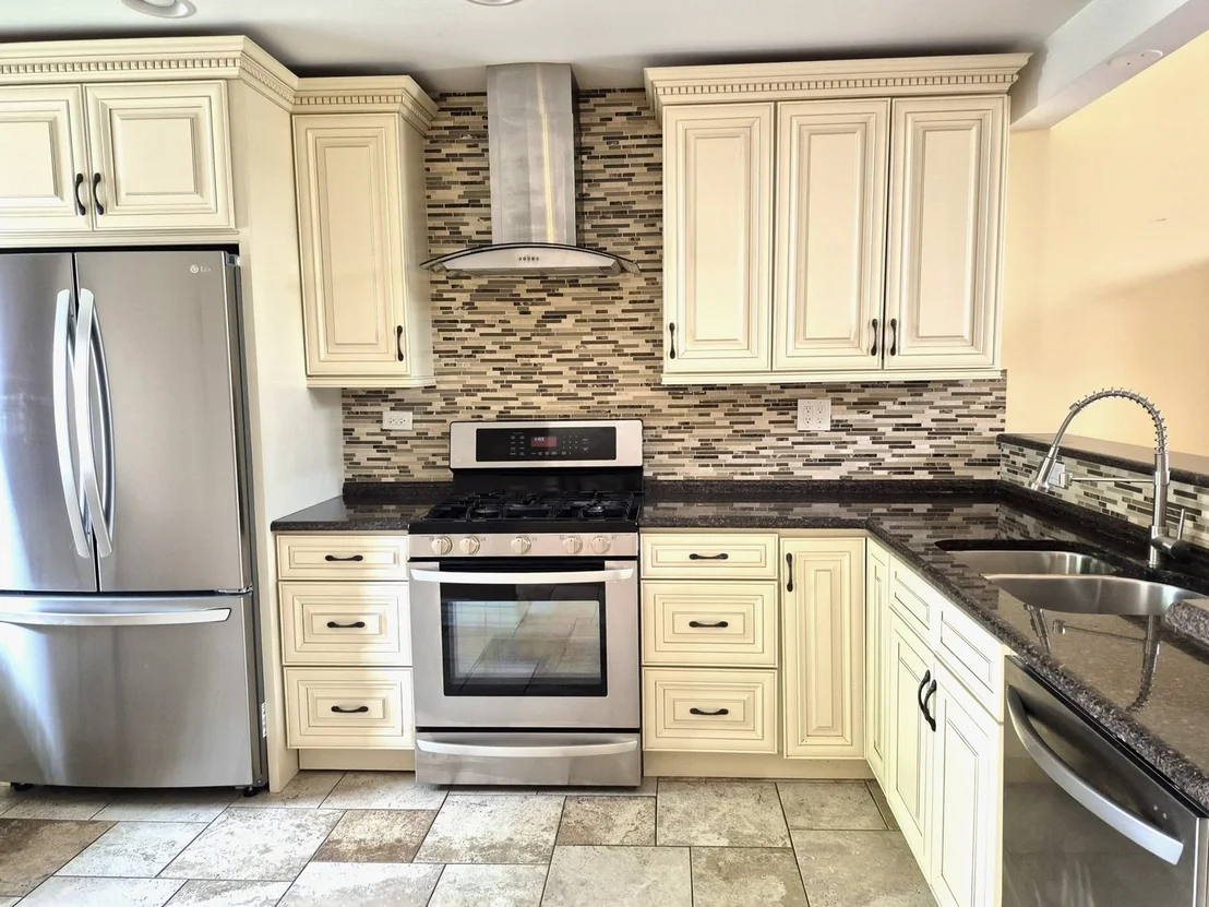 Photo of 616 Claridge Circle