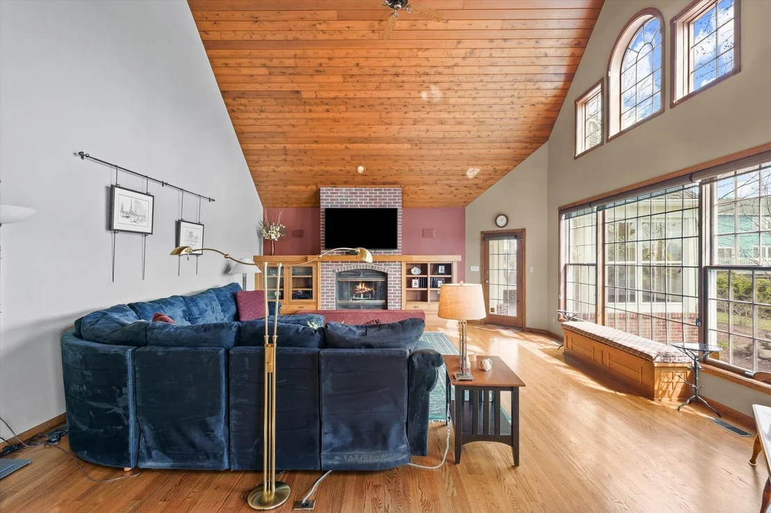 Photo of 2204 Edgewater Place