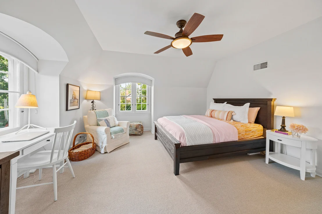 Photo of 1339 Forest Avenue