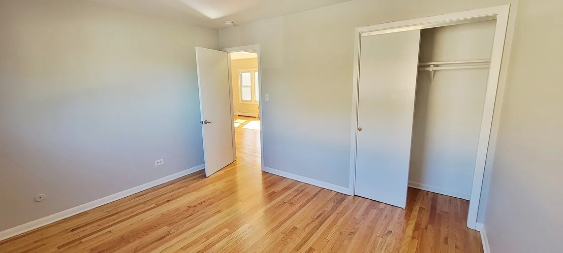 Photo of Unit 2W at 3810 Ruby Street