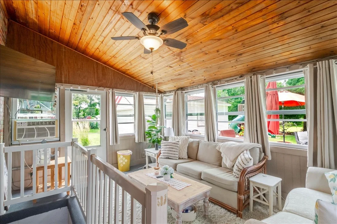 Photo of 111 LOREN Street