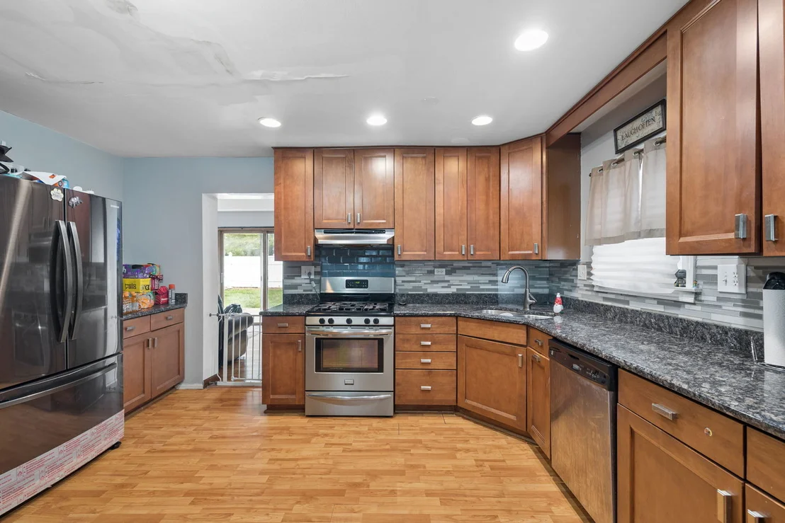 Photo of 4148 Maple Avenue