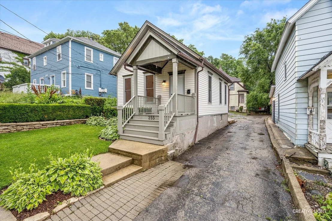 Photo of 255 Bartlett Place