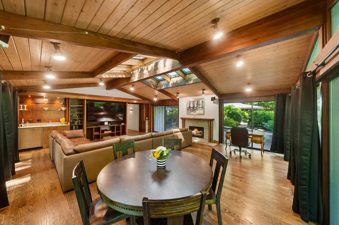Photo of 3035 Blackthorn Road