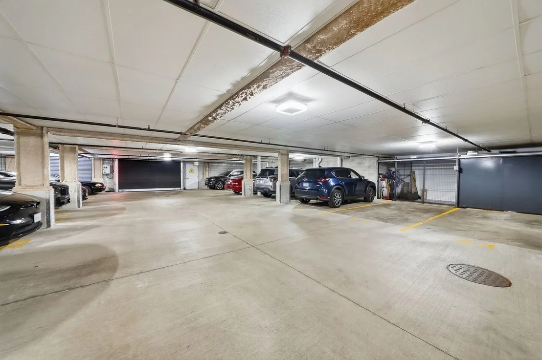 Photo of Unit 2B at 1400 W Monroe Street
