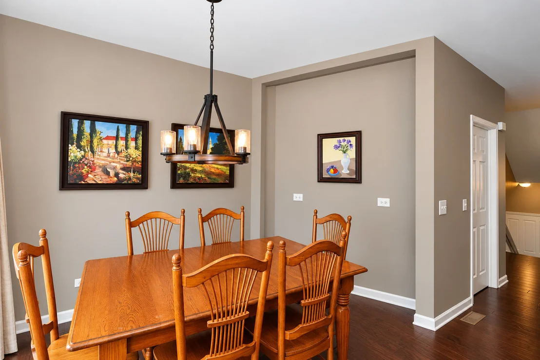 Photo of 142 Lakeshore Drive