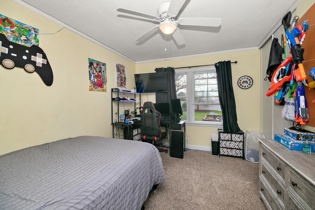 Photo of 325 N Elm Street