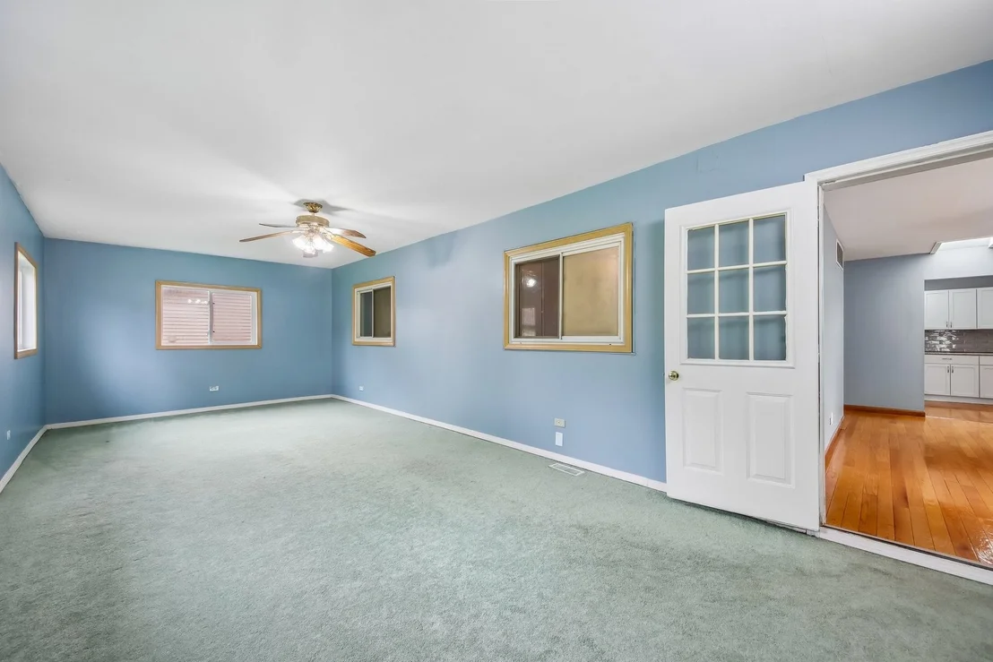 Photo of 670 Lakeview Lane