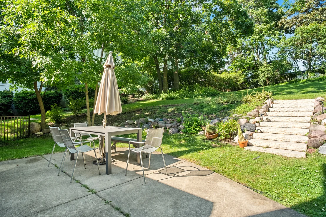 Photo of 559 Hillside Drive