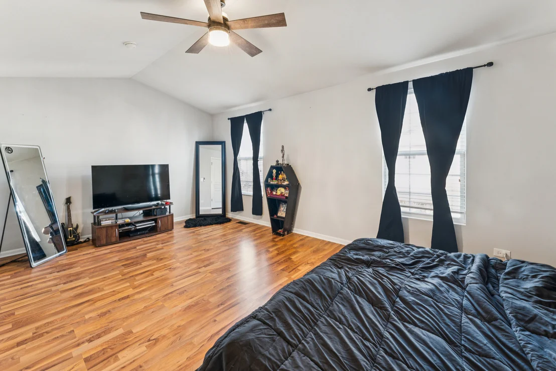 Photo of 464 Valentine Way