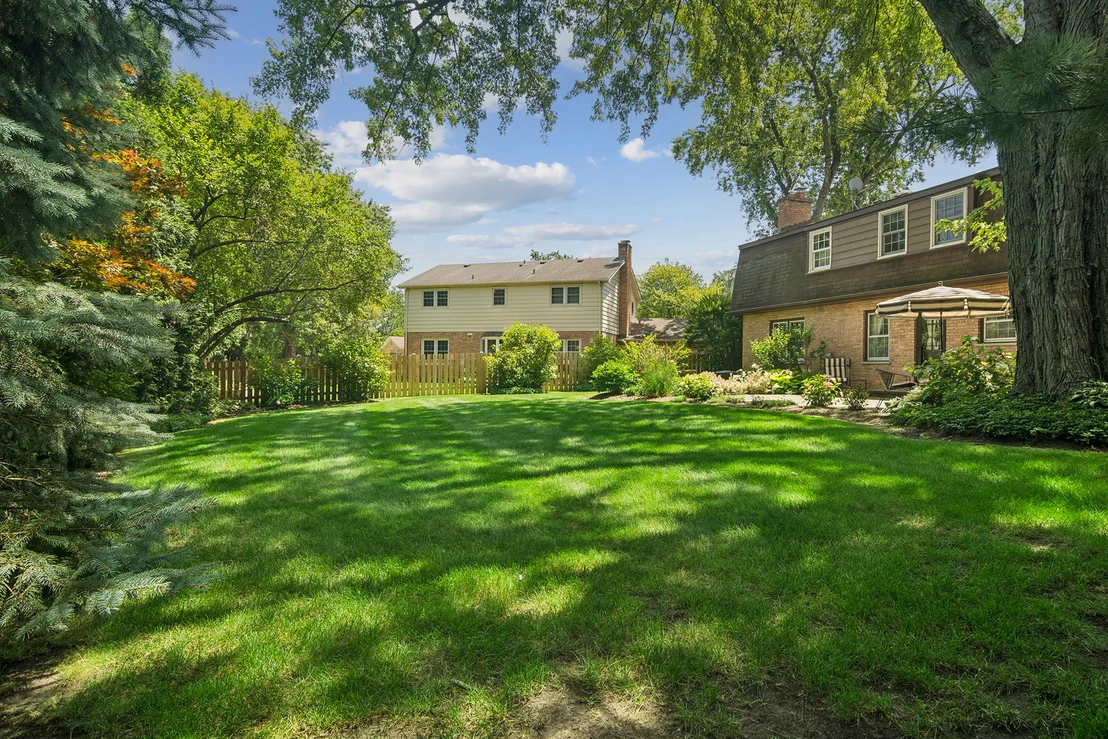Photo of 562 E Carpenter Drive