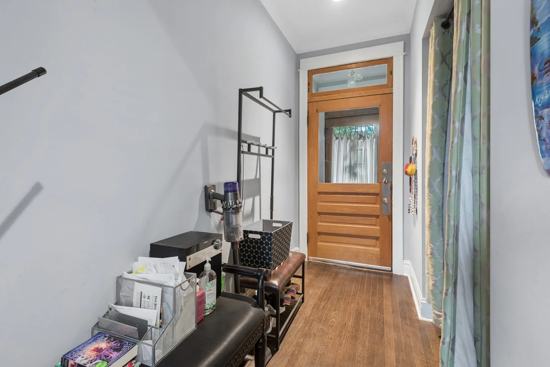 Photo of 1329 W Pratt Boulevard