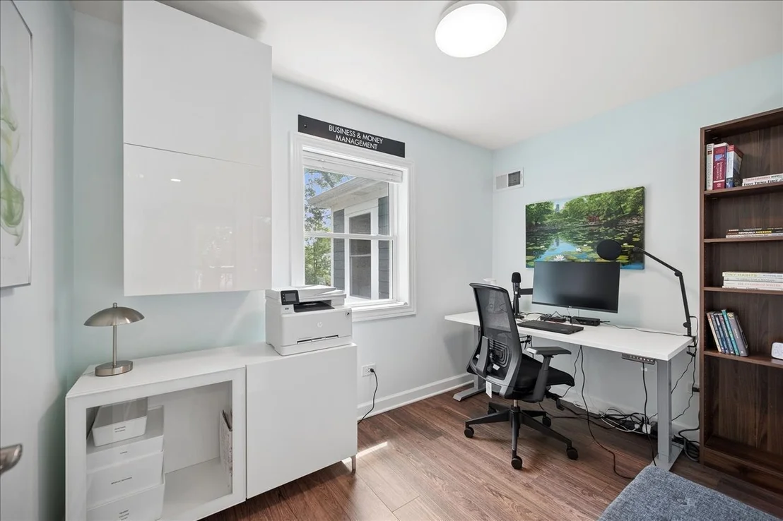 Photo of 586 Earl Drive