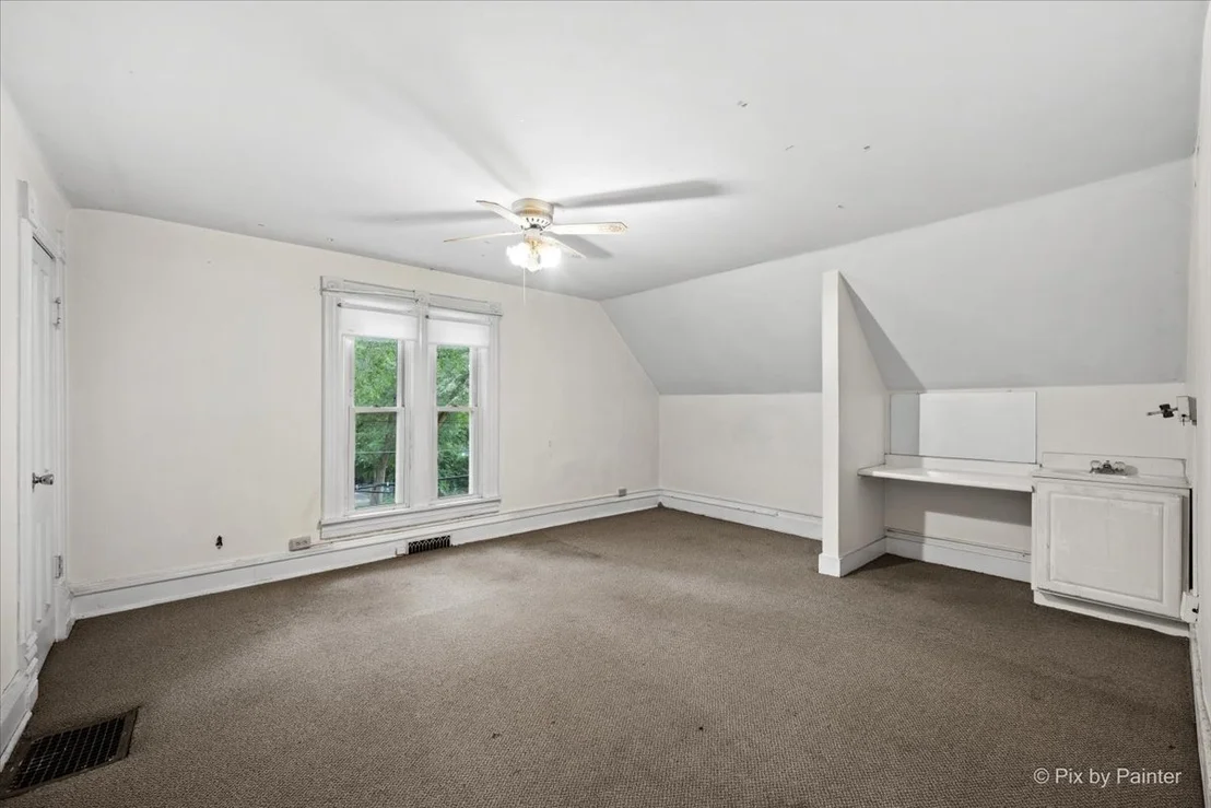 Photo of 679 Villa Street