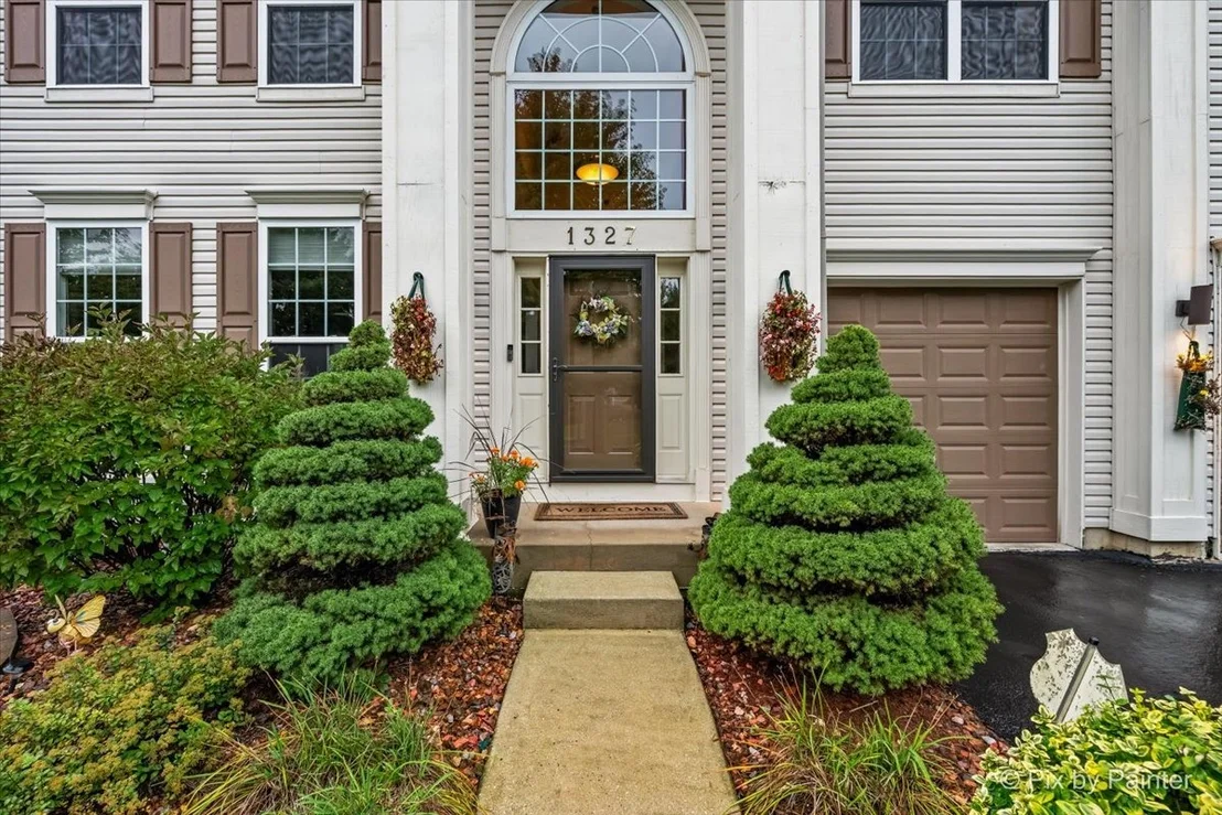 Photo of 1327 Palisades Drive