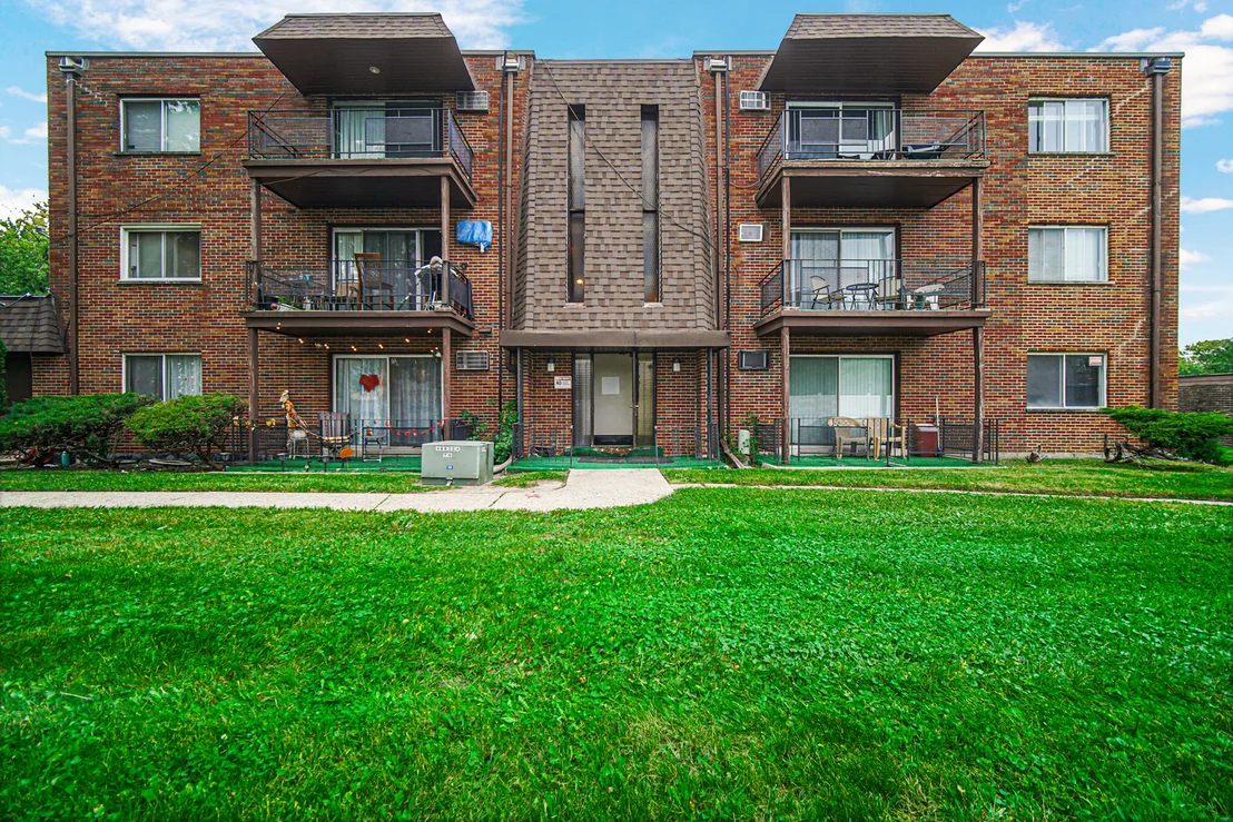 Photo of Unit 7 at 903 Elder Road