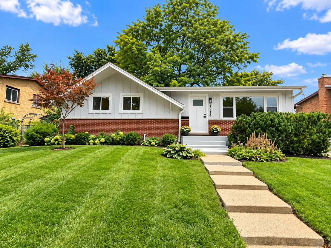 Photo of 1214 N Crabtree Lane