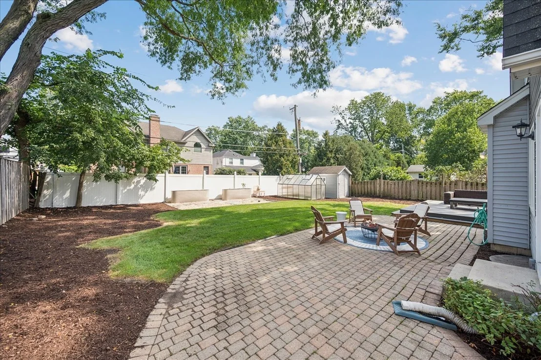 Photo of 1105 Blackthorn Lane