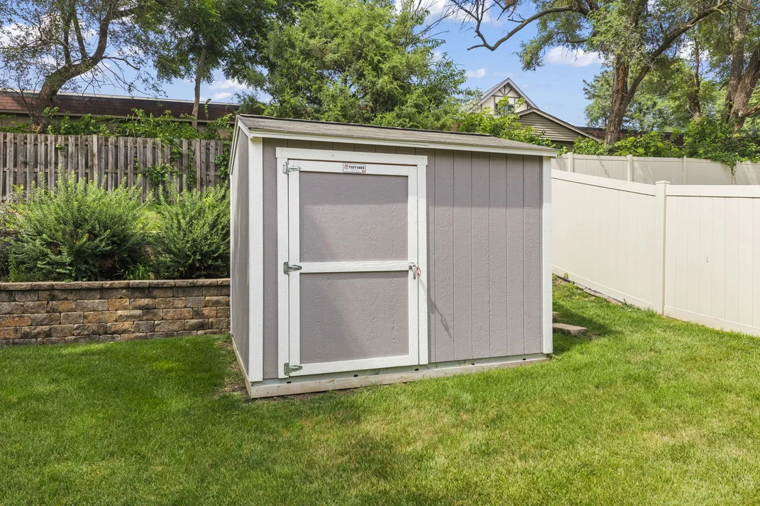 Photo of 882 Aspen Drive