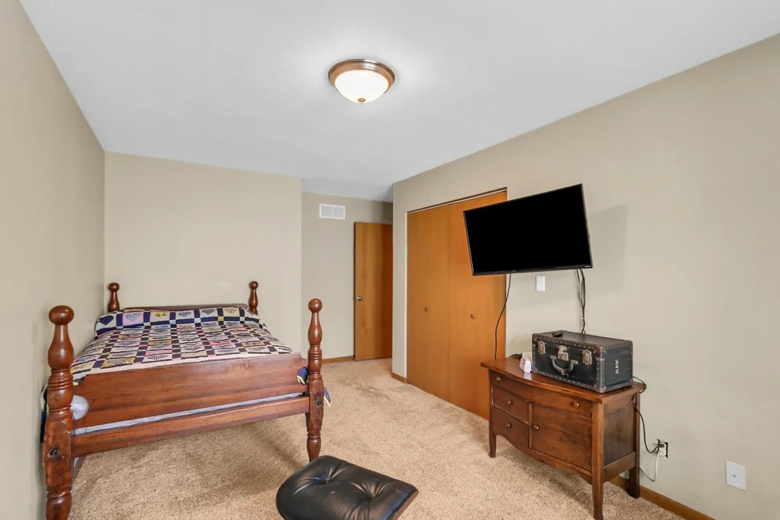 Photo of 403 N Cedar Drive