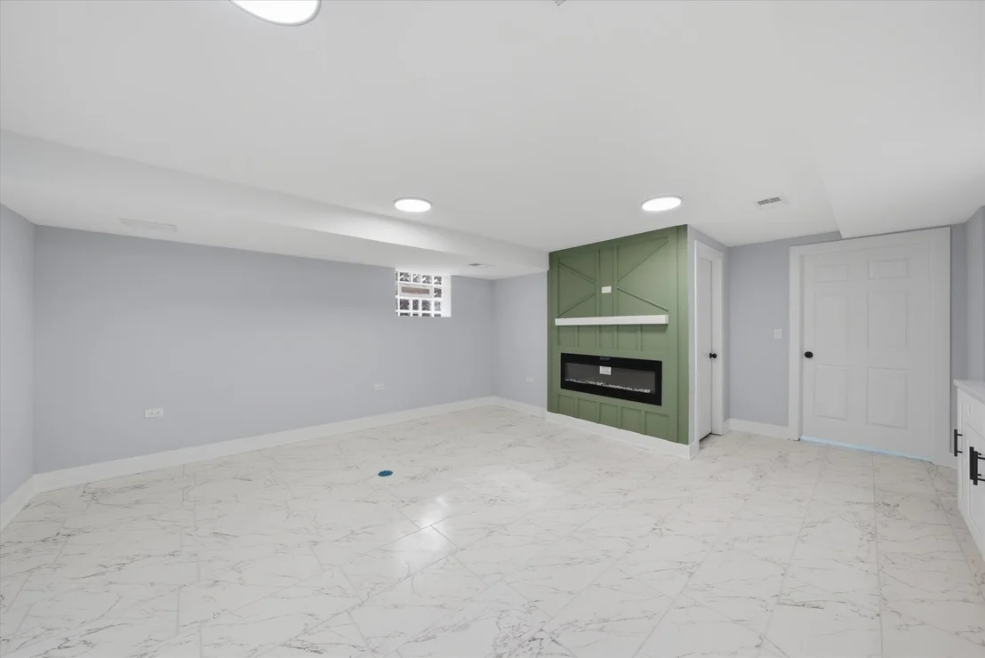 Photo of 2811 W 82nd Street