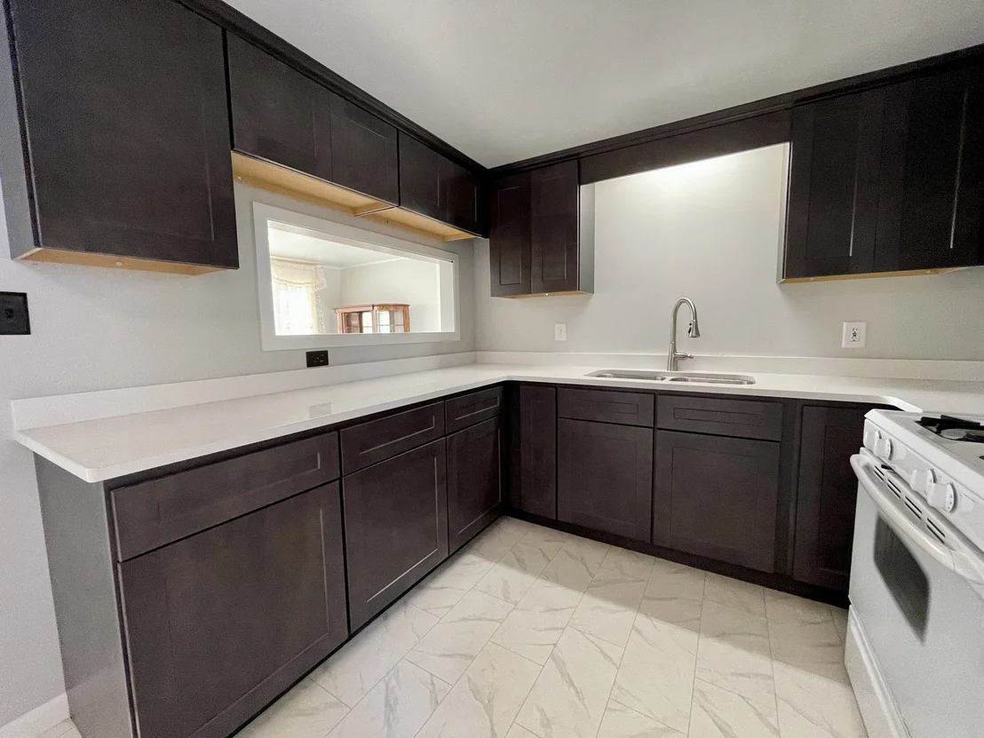 Photo of 296 N Levasseur Avenue