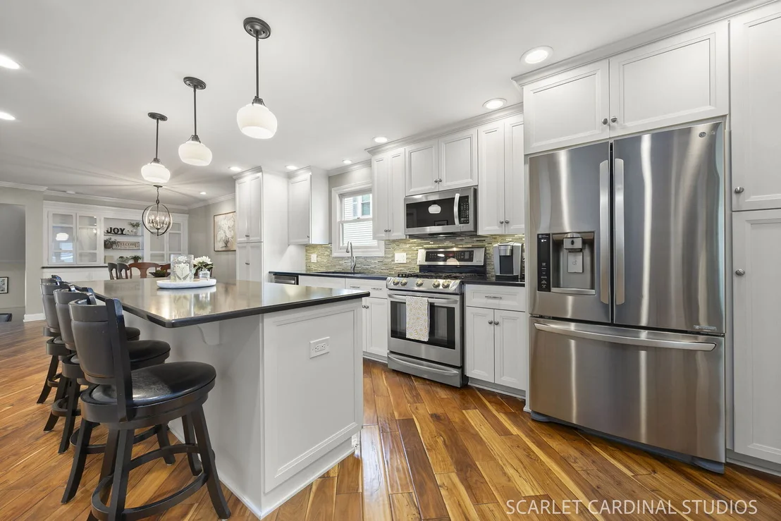 Photo of 1315 Lakeside Drive