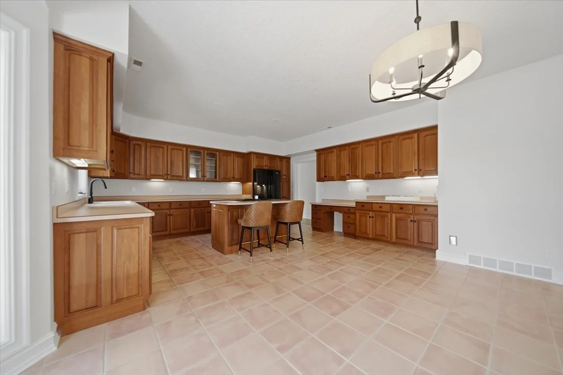 Photo of 17619 Grandview Drive