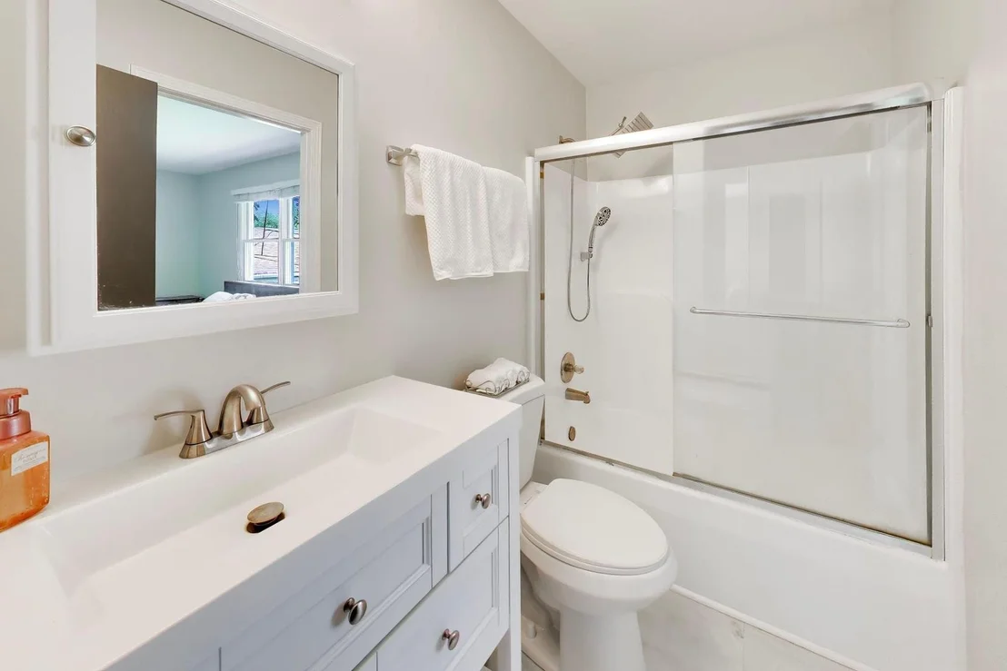 Photo of 5418 Hillside Drive