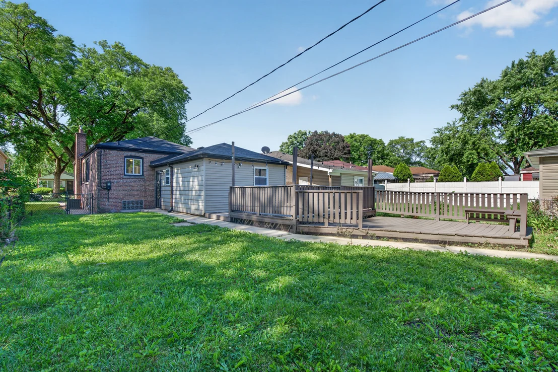 Photo of 114 W 126th Place