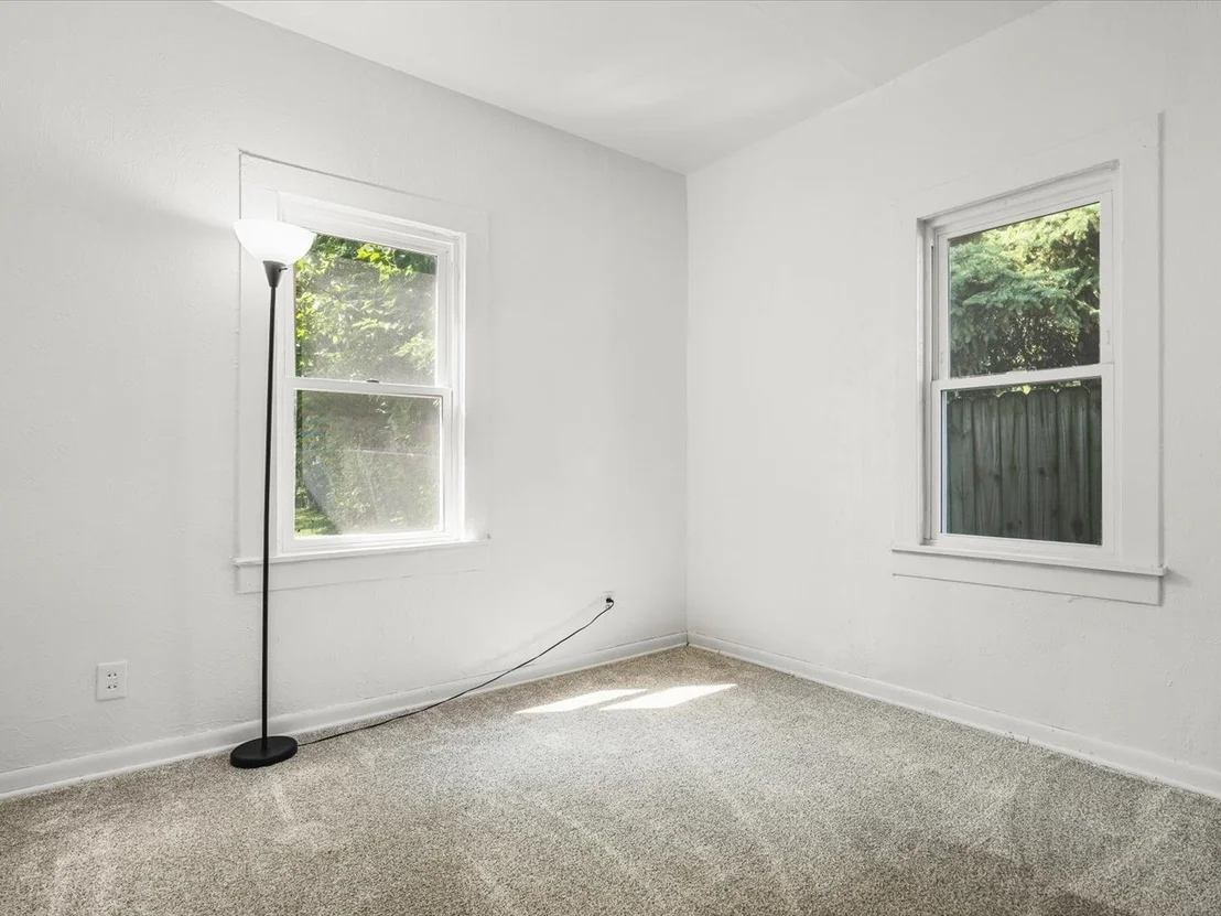 Photo of 655 W Clark Street