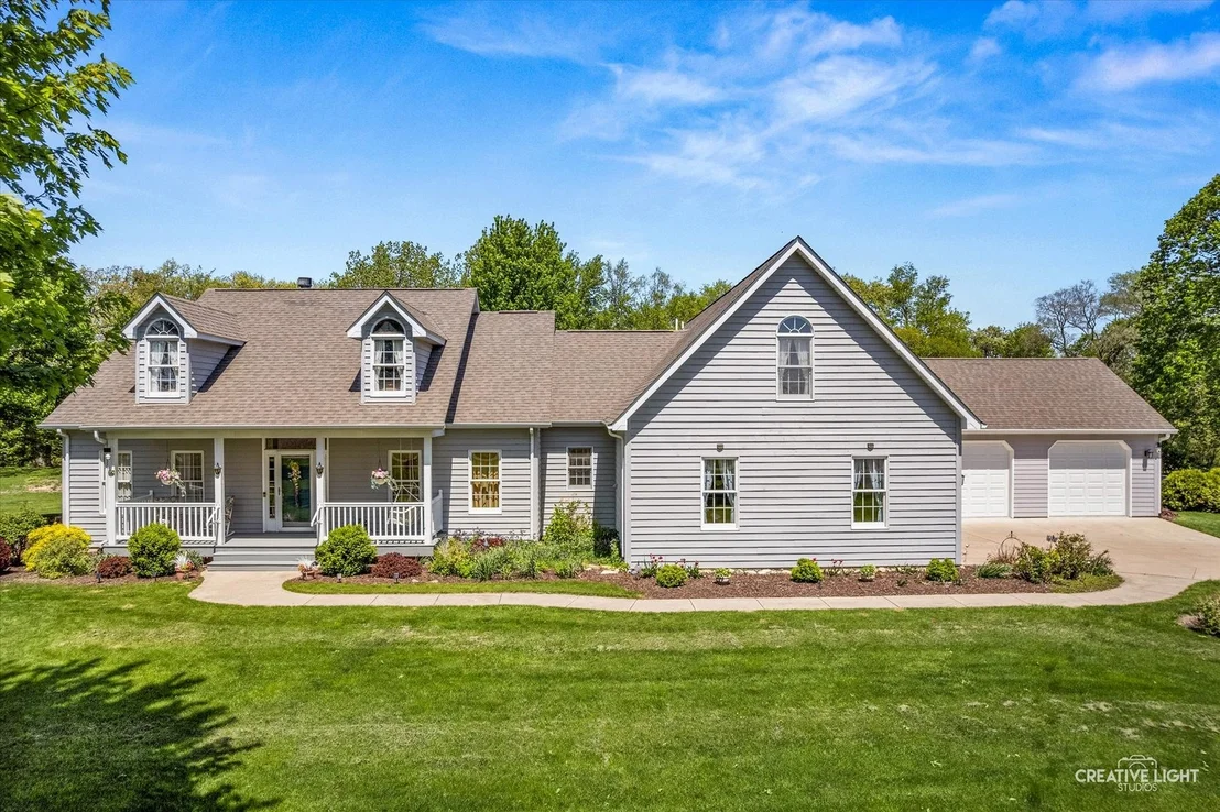 Photo of 16073 Burr Oak Road