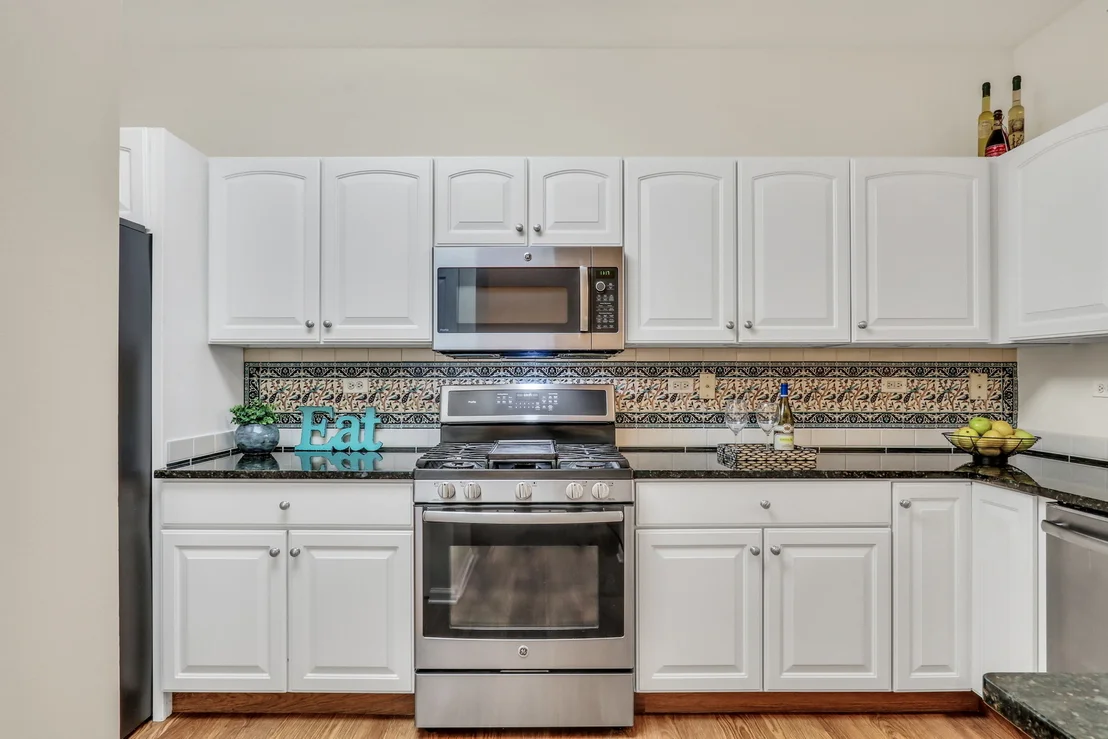 Photo of 2835 Waterfront Avenue
